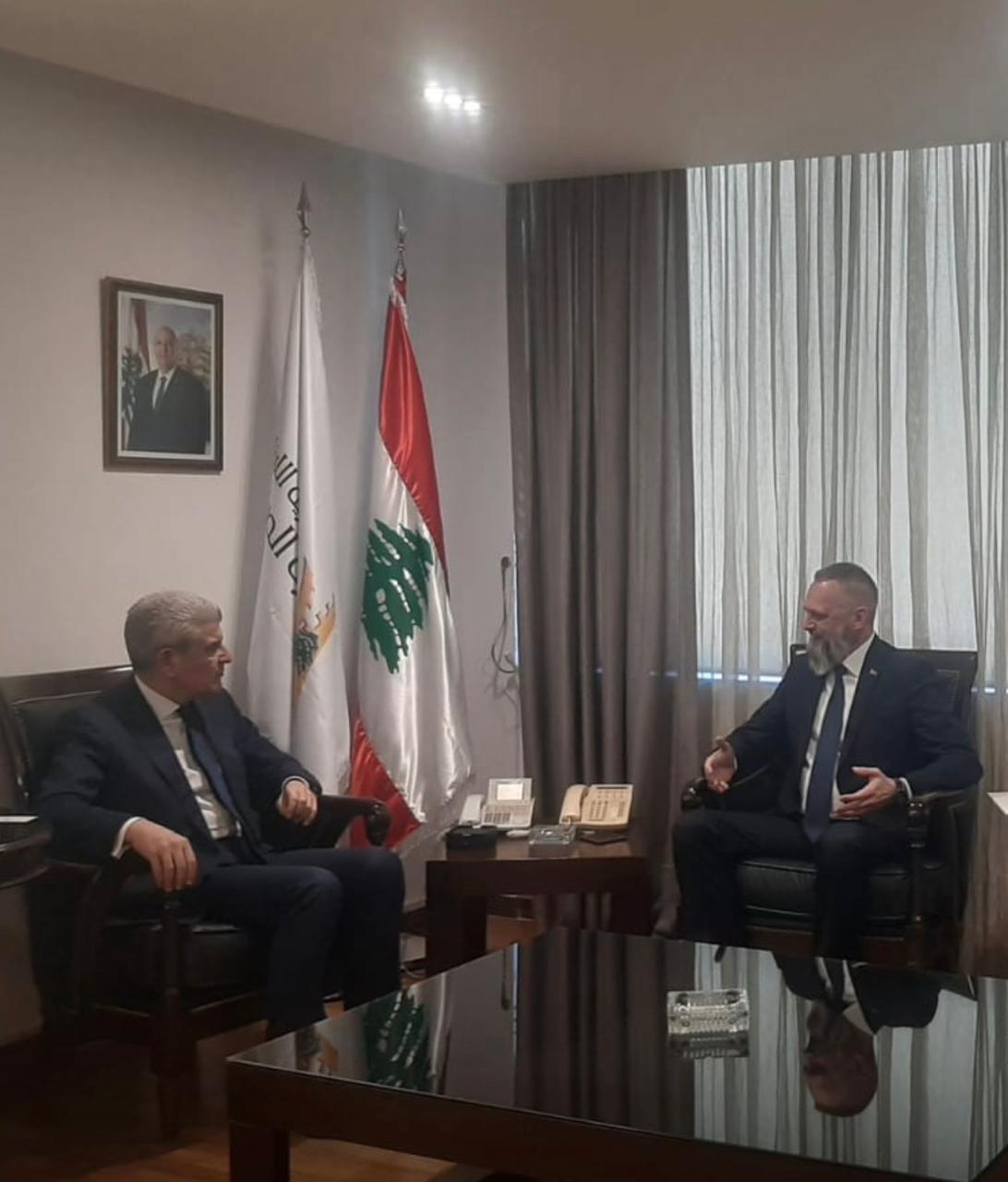 عيسى الخوري: