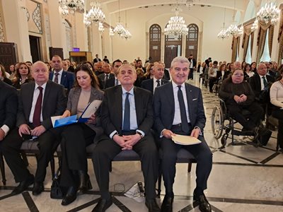  عيسى الخوري: