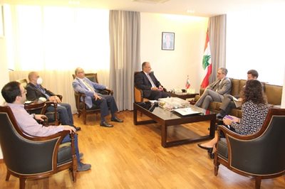  الوزير بوشكيان التقى المستشار الاقتصادي في السفارة الفرنسية 